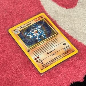 Machomei (Machamp) Holo – 1st Edition – 1999 Pokémon German – As Pictured